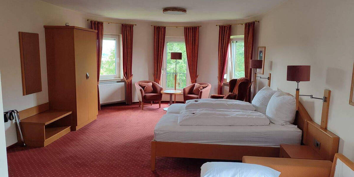 Gewerbeobjekt Nieheim - 1 Zimmer, 650.000&euro; | Angebot:25663409