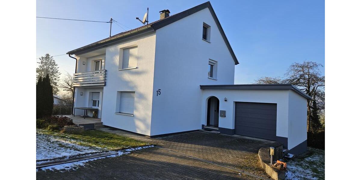 Großzügiges Haus mit Garten - 2 Wohnungen & 2 Garagen 6 zimmer