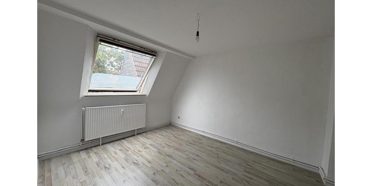 Dachgeschoßwohnung Bremerhaven - 3 Zimmer, 67 m&sup2;, 429&euro; | Angebot:26542798