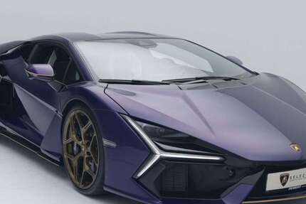 Lamborghini Revuelto