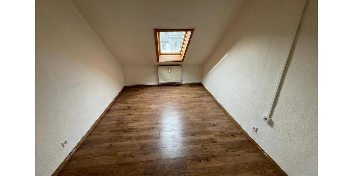 Dachgeschoßwohnung Apolda - 2 Zimmer, 57 m&sup2;, 399&euro; | Angebot:26448754