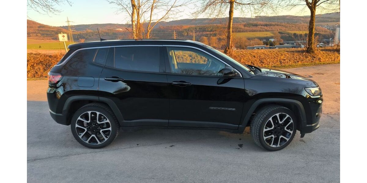 Jeep Compass 33.000 km 23.099 &euro; Schmallenberg 57392