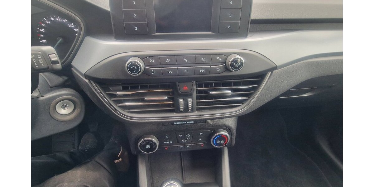 Ford Focus 1.0 EcoBoot Trend 52.000 km 14.799 &euro; Landau 76829