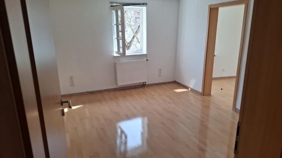 Einfamilienhaus Herrenberg - 5 Zimmer, 135 m&sup2;, 1.800&euro; | Angebot:25506994