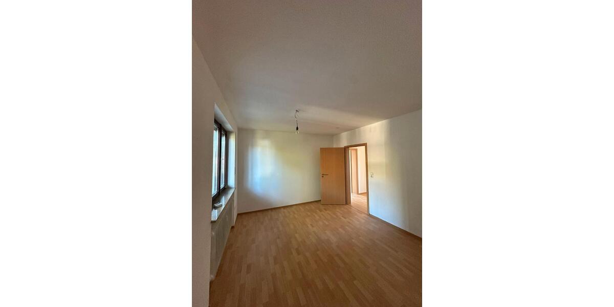 Etagenwohnung Kronach - 4 Zimmer, 128 m&sup2;, 930&euro; | Angebot:26609486