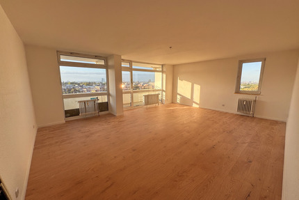 Penthouse im 11. OG mit Skyline und Blick ins Grüne 4 zimmer