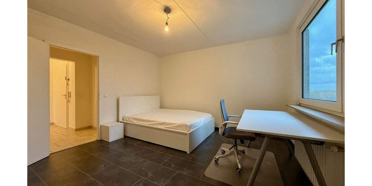 Bezugsfreie 5-Raum-Whg. mit Essbereich, Balkon, und EBK Henri-Dunant-Allee, Kronshagen 4 zimmer