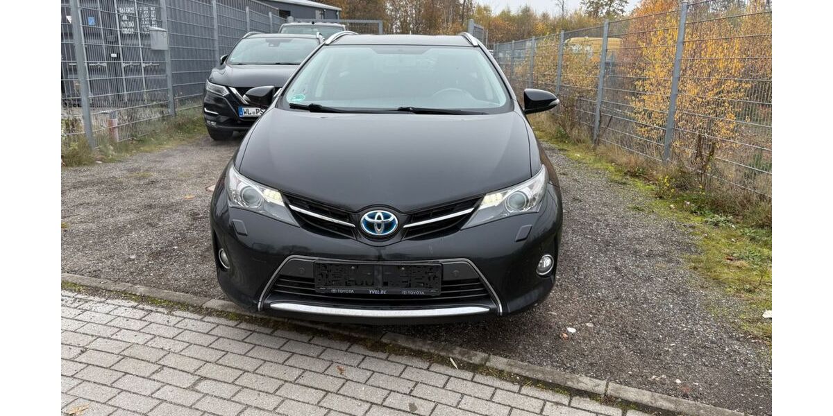 Toyota Auris 264.000 km 7.100 &euro; salzhausen 21376