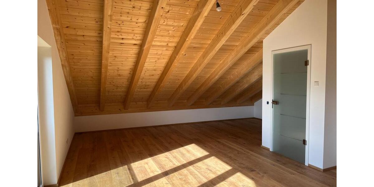 Etagenwohnung Weilheim in Oberbayern - 3 Zimmer, 94 m&sup2;, 1.689&euro; | Angebot:26671324