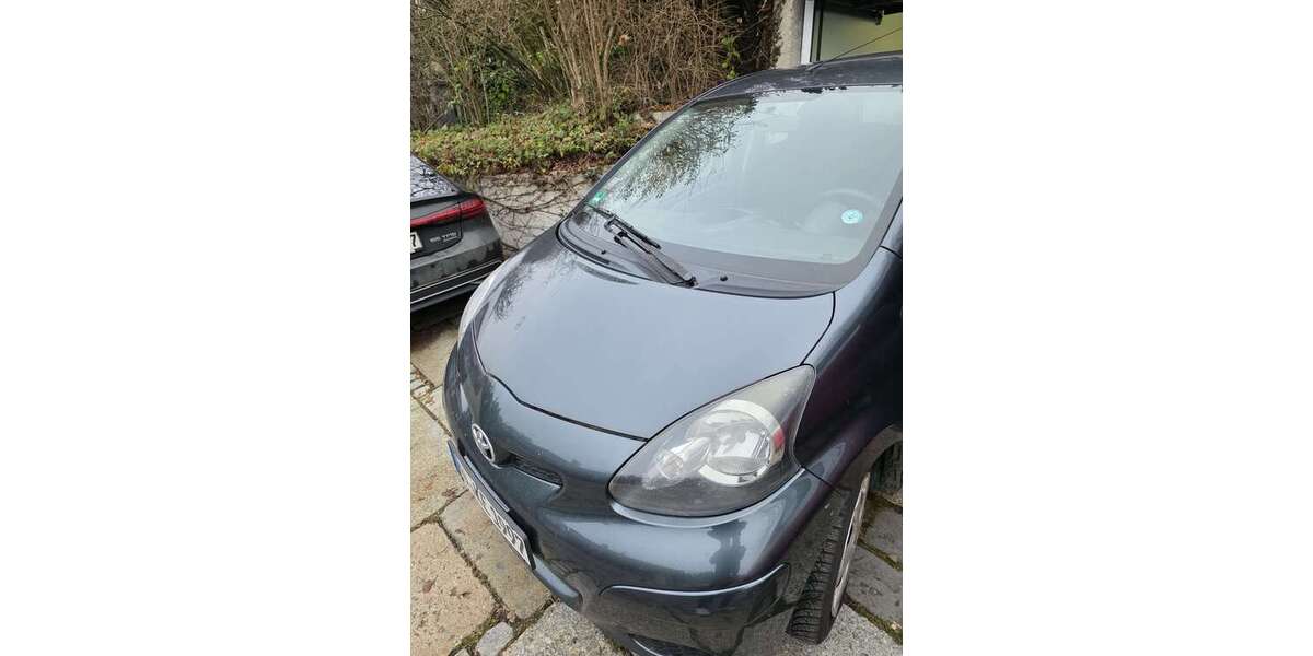 Toyota Aygo 185.000 km 2.000 &euro; Ebersberg 85560