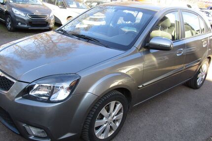 Kia Rio 216.660 km 1.490 &euro; Halle 06130