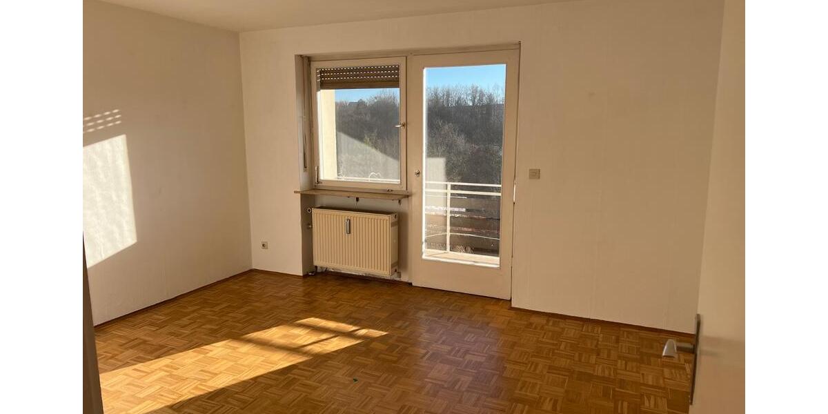 Etagenwohnung Lappersdorf - 4 Zimmer, 96 m&sup2;, 995&euro; | Angebot:26329469