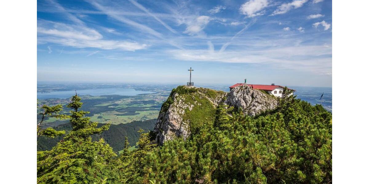 Geräumiges Wohn- und Geschäftshaus in zentrale Lage 6 zimmer