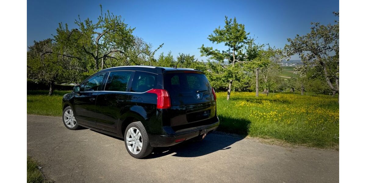 Peugeot 5008 263.000 km 4.400 &euro; Stuttgart 70771