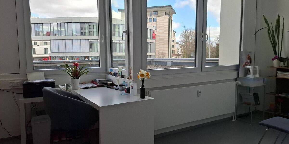 Mehrfamilienhaus, Wohnhaus Neu-Ulm Stadtmitte - 3 Zimmer, 69 m&sup2;, 275.000&euro; | Angebot:26161653