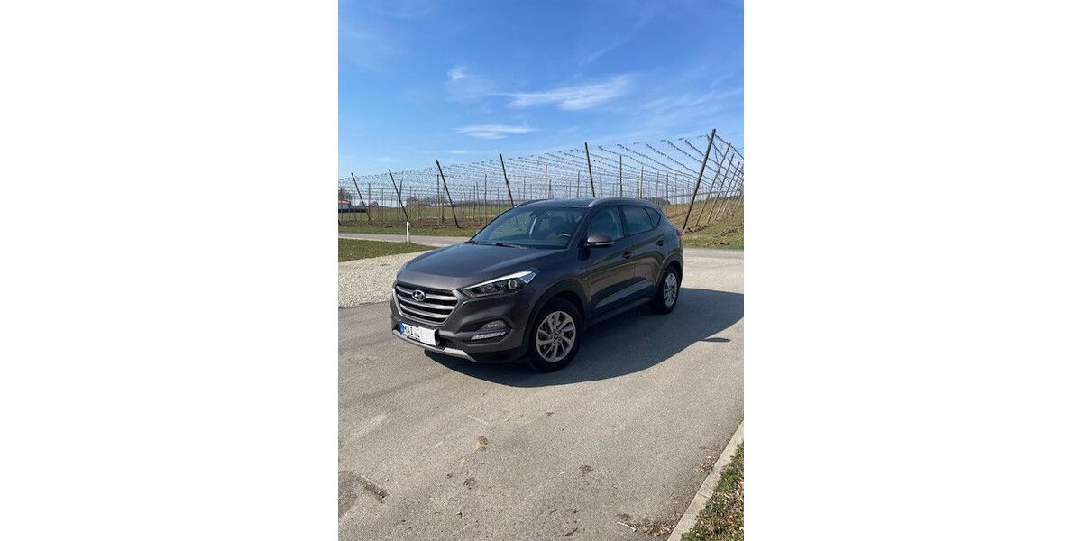 Hyundai TUCSON 130.000 km 13.700 &euro; Volkenschwand 84106