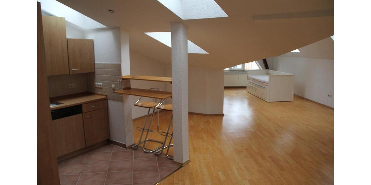 Dachgeschoßwohnung Rostock Hansaviertel - 2 Zimmer, 70 m&sup2;, 800&euro; | Angebot:26062116