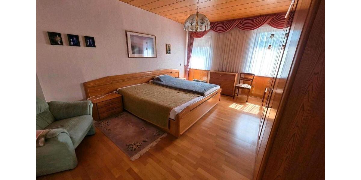 Doppelhaushälfte Gersheim - 7.5 Zimmer, 150 m&sup2;, 110.000&euro; | Angebot:26955336