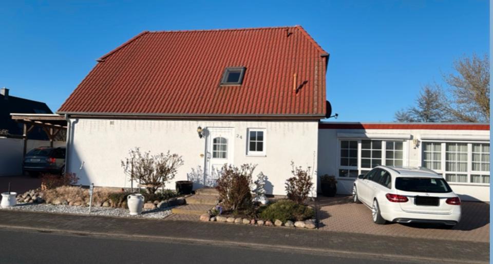 Einfamilienhaus Laage - 4 Zimmer, 140 m&sup2;, 1.600&euro; | Angebot:26195404