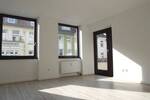 Modernisierte 3-Zimmerwohnung mit Balkon, Einbauküche und Gartenmitbenutzung im Zentrum von Düsseldorf