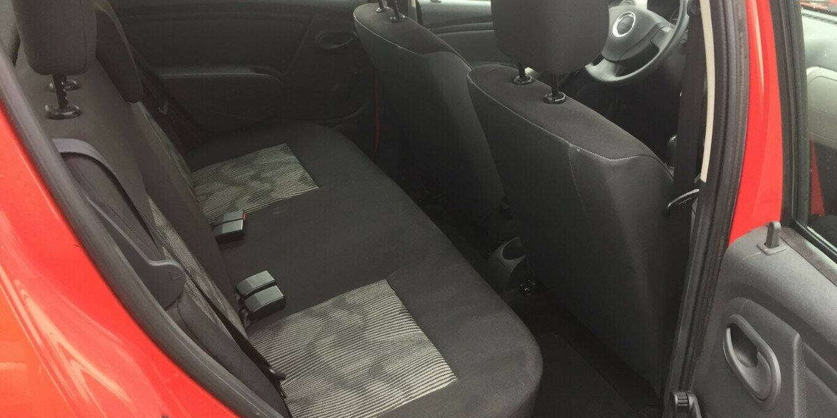 Dacia Sandero Ambiance,Tüv Neu.! 135.000 km 3.600 &euro; Himmelkron 95502