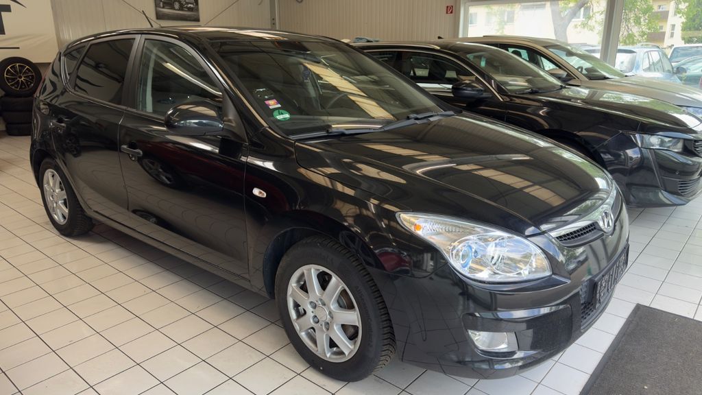 Hyundai i30 168.000 km 3.990 &euro; Berlin 12349