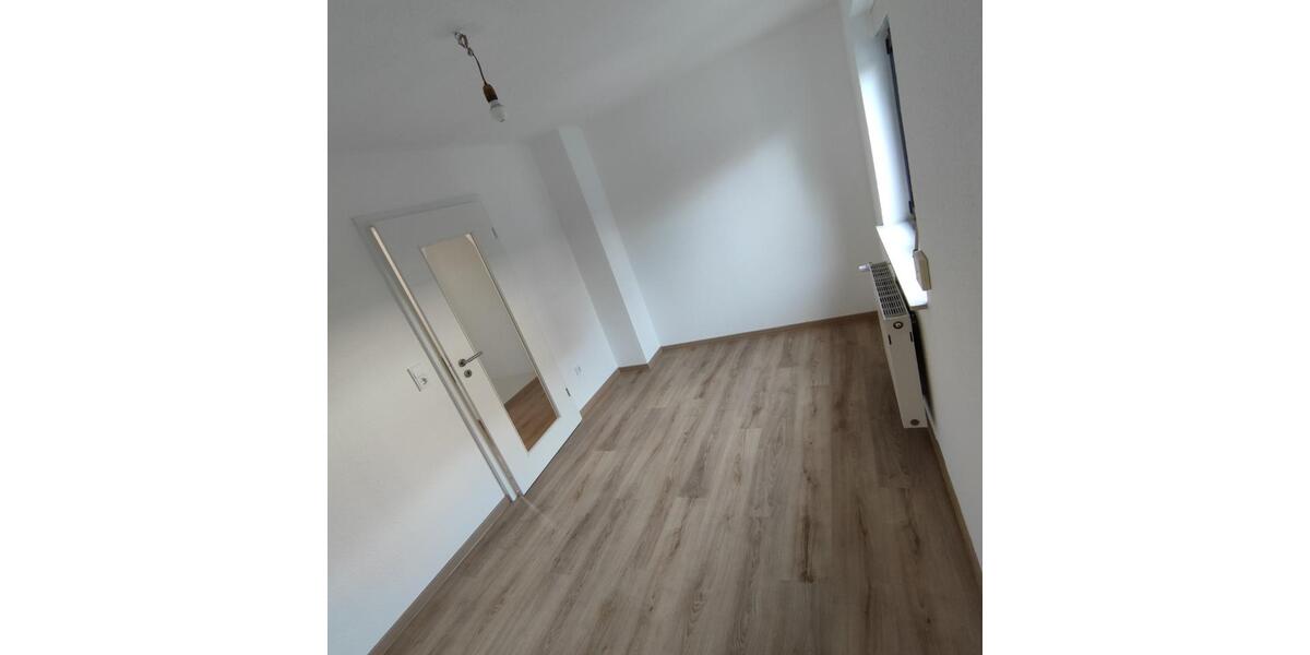 Sanierte 3-Zimmer Wohnung mit Terrasse zimmer