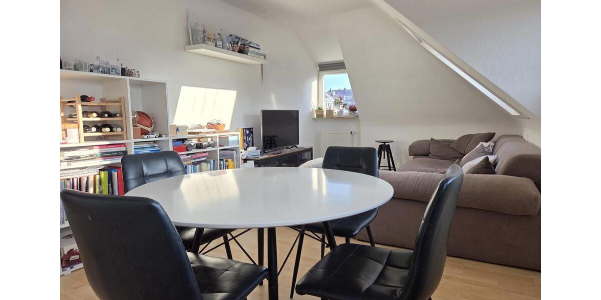 Dachgeschoßwohnung Stuttgart Degerloch - 3 Zimmer, 65 m&sup2;, 810&euro; | Angebot:24979832