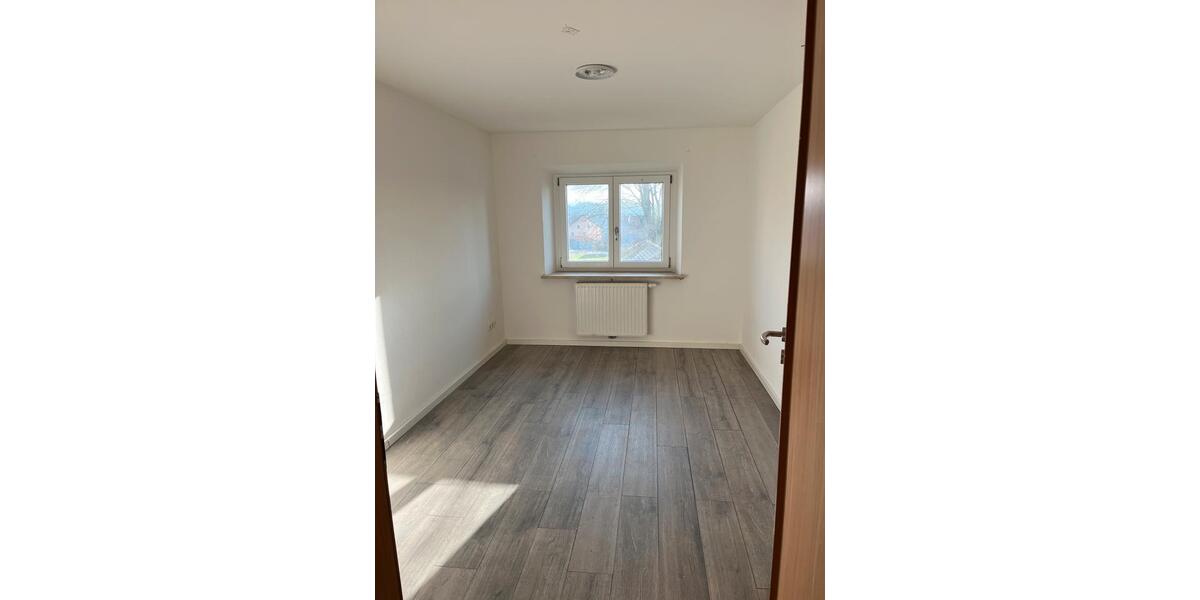 Etagenwohnung Furth im Wald - 4 Zimmer, 80 m&sup2;, 415&euro; | Angebot:25419264