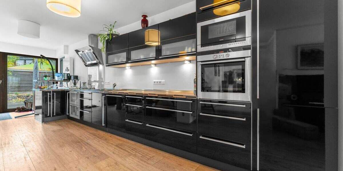 Gehobene Ausstattung und barrierearm: Großzügige 4-Zimmer-Wohnung mit Garten in Bestlage von Refrath 4 zimmer