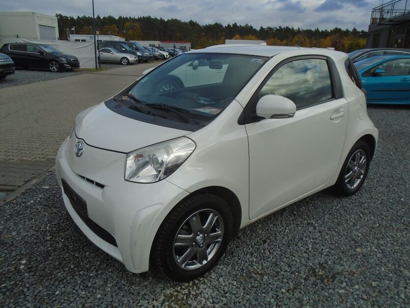 Toyota IQ 108.000 km 6.950 € Wildau 15745
