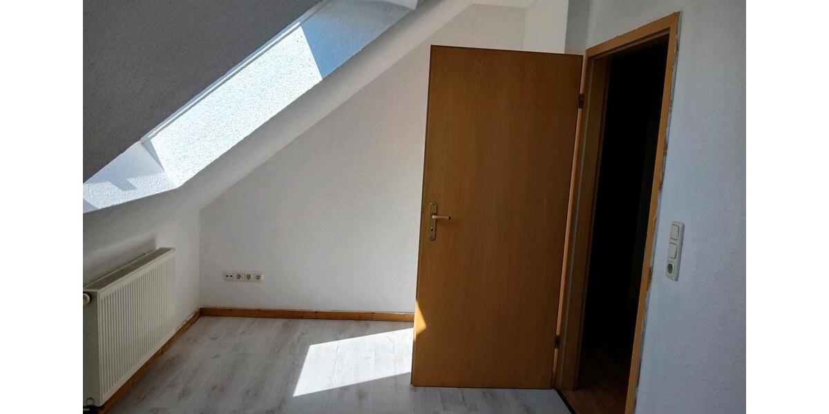 Dachgeschoßwohnung Niedenstein - 2 Zimmer, 50 m&sup2;, 500&euro; | Angebot:26406733