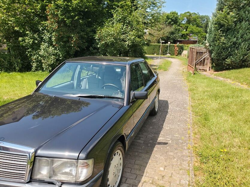 Mercedes-Benz 190 286.404 km 19.950 € Pirk 92712