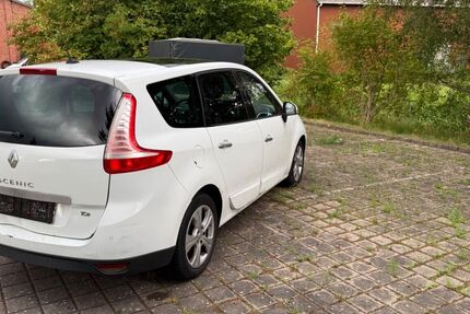 Renault Scenic 181.006 km 2.200 &euro; Hamburg 21129