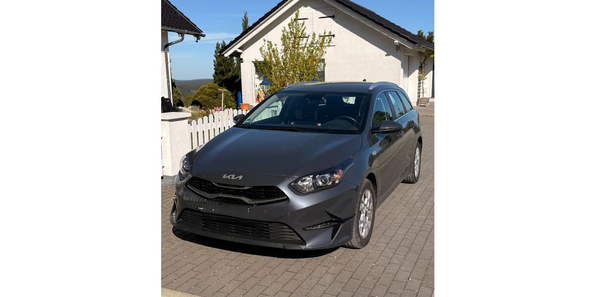 Kia ceed Sportswagon 50.680 km 19.329 &euro; Geratal 99331
