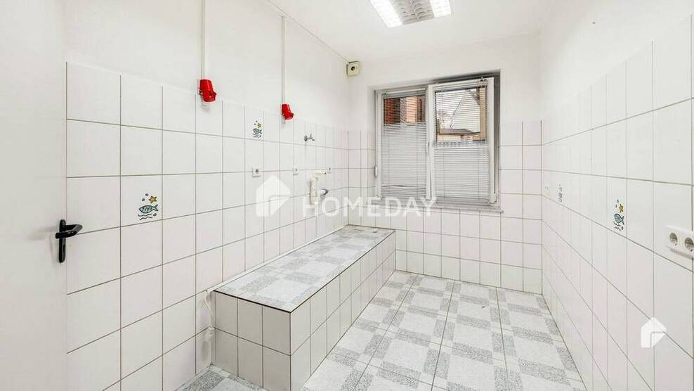 Bezugsfrei! Großzügige 6-Zimmer-Wohnung mit Balkon, EBK und 4 Stellplätzen in Wetter (Ruhr)