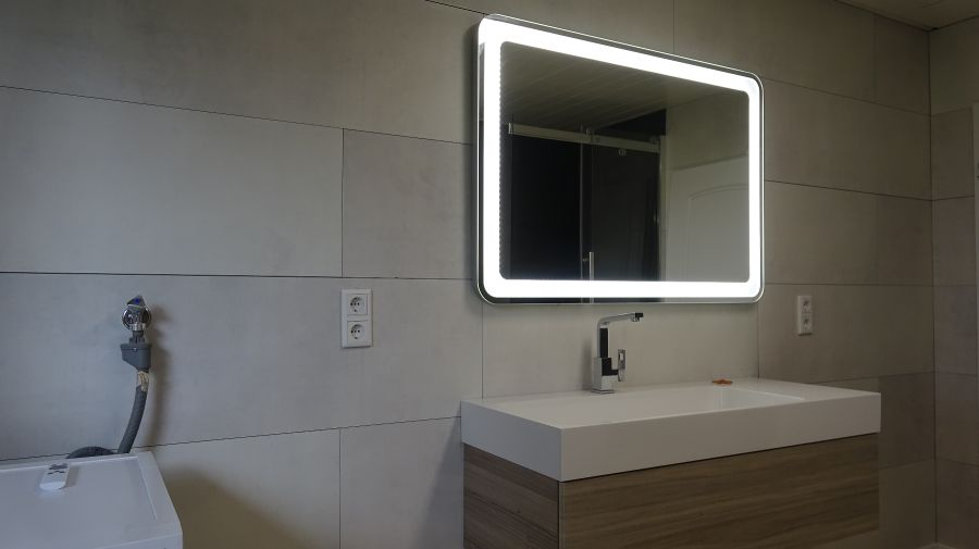 Hochwertig sanierte, sehr geräumige 2,5-Zimmer EG Wohnung mit EBK in Antweiler 2.5 zimmer