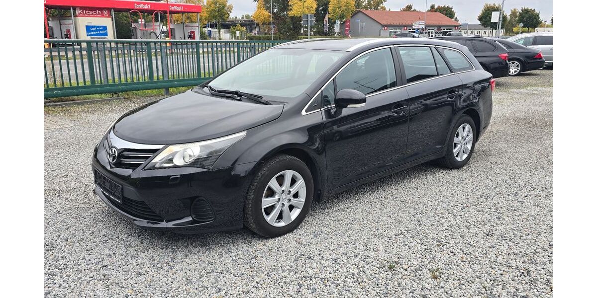 Toyota Avensis 137.000 km 9.900 &euro; Neuruppin 16816