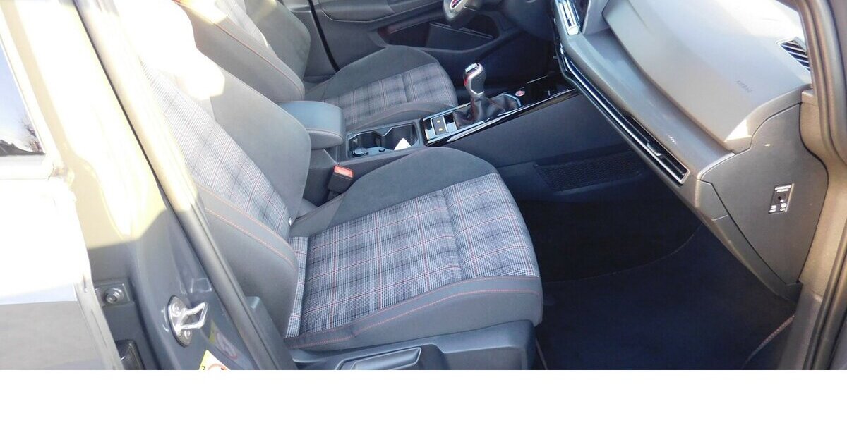 VW Golf 2.0 VIII GTI Performance TSI BMT Navi 38.200 km 23.990 &euro; Vordorf 38533