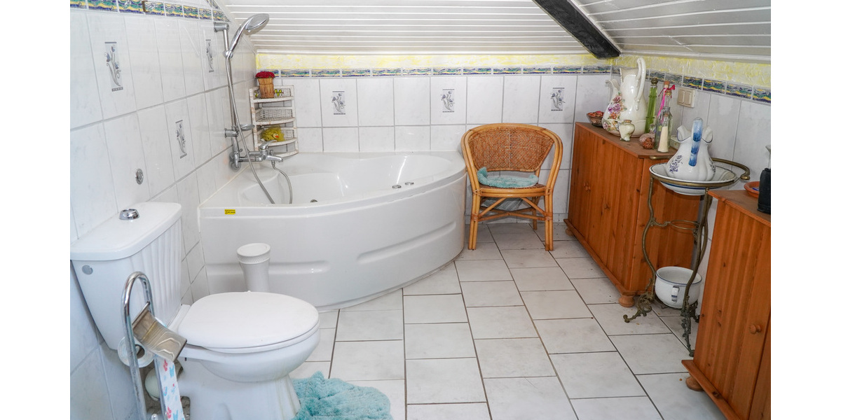 Stilvoller Bungalow mit Charme – Garage, Carport und Pool inklusive - Bungalow Porta Westfalica | Angebot:20088705