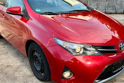 Toyota Auris 171.500 km 6.400 &euro; Wuppertal 42277