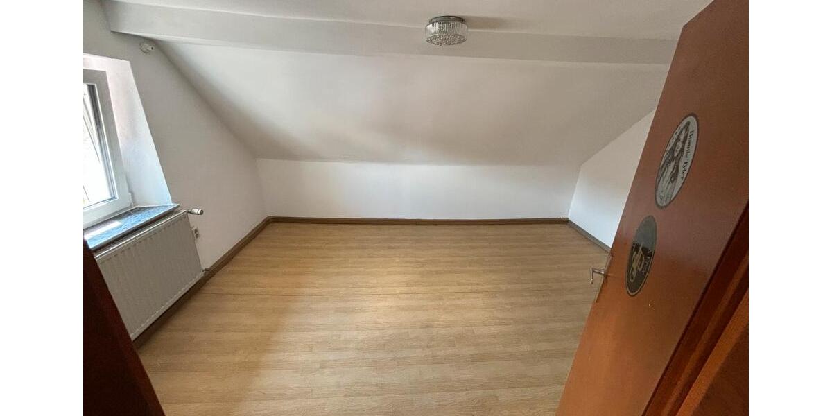 Wohnung Haus zur Miete inklusive Doppelgarage sowie Garten 9 zimmer