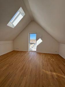 Reihenhaus Köfering - 5 Zimmer, 150 m&sup2;, 1.900&euro; | Angebot:27613240