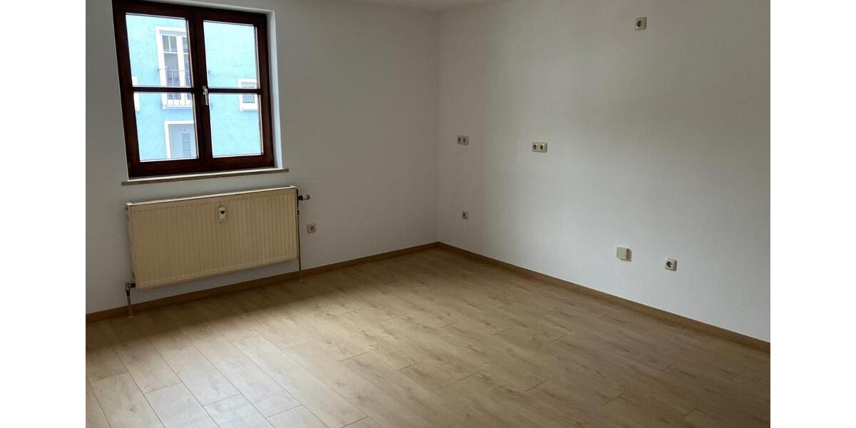 Erdgeschoßwohnung Wiesau Kornthan - 3 Zimmer, 73 m&sup2;, 475&euro; | Angebot:25960438