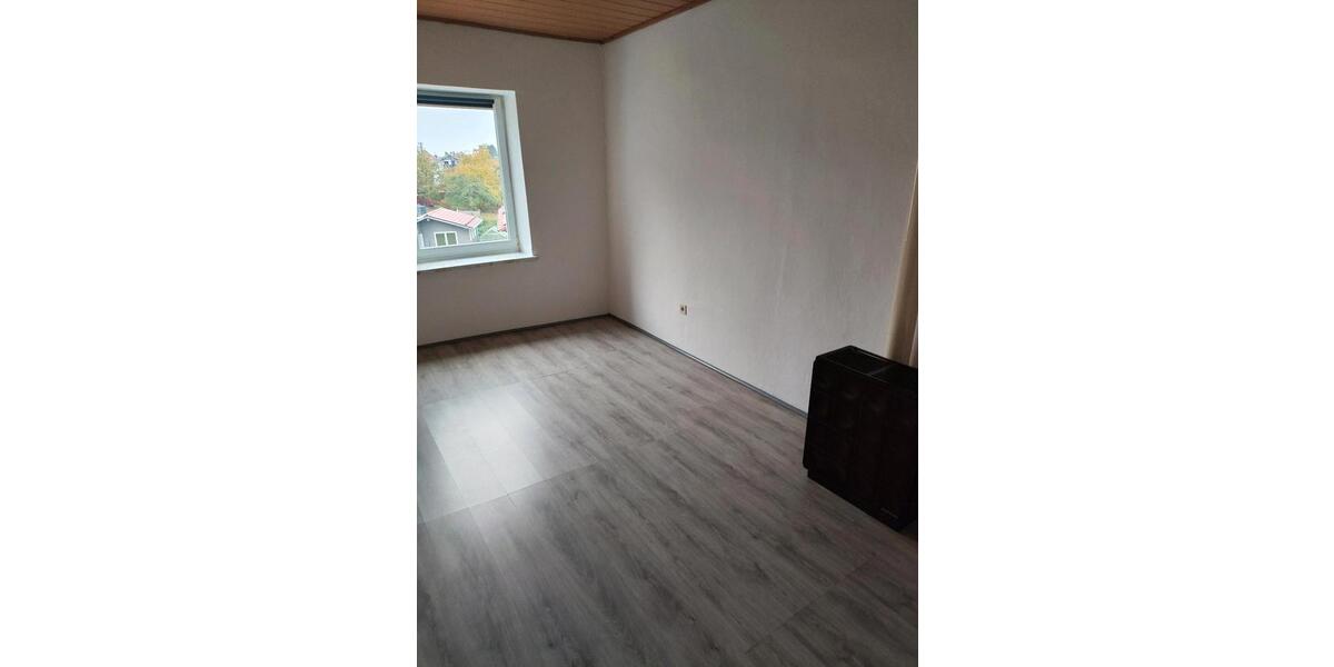 Etagenwohnung Hengersberg - 5 Zimmer, 140 m&sup2;, 550&euro; | Angebot:25918895