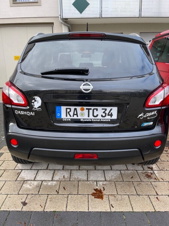Nissan Qashqai 163.181 km 8.500 € Stuttgart 70173