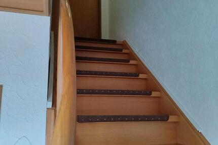 Ab sofort Dachgeschoss Wohnung in einem Bungalow zu vermieten 2 zimmer