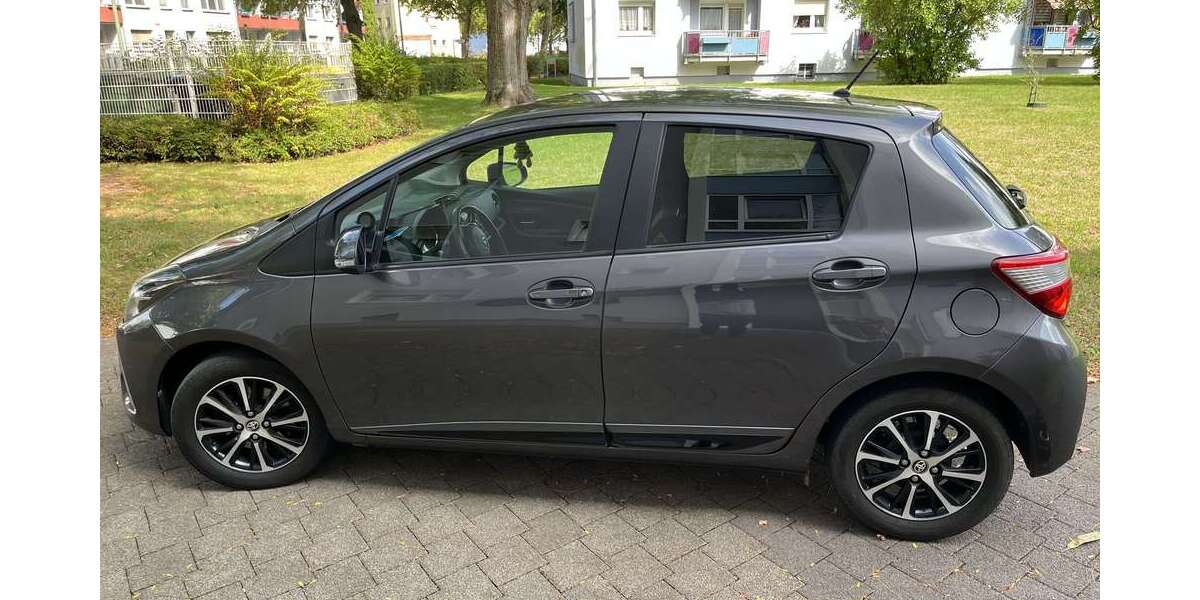 Toyota Yaris 83.500 km 12.500 &euro; Kaiserslautern 67657