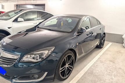 Opel Insignia 153.000 km 8.700 &euro; München 81829