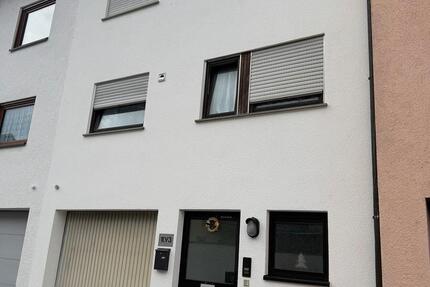 Haus Kirchardt - 6 Zimmer, 150 m&sup2;, 325.000&euro; | Angebot:27214482